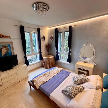 San Cataldo Primo Piano Homestay *
